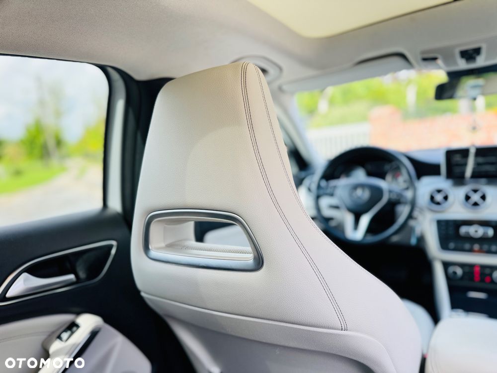 Mercedes-Benz GLA 200 7G-DCT Style - 17