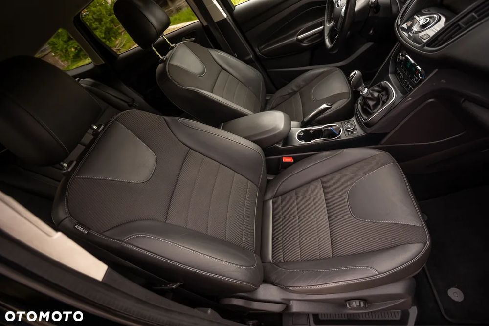 Ford Kuga 2.0 TDCi 2x4 SYNC - 39