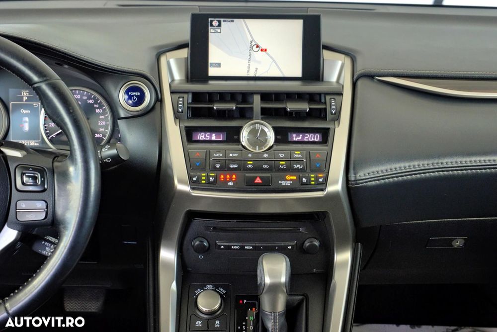 Lexus Seria NX 300h E-FOUR Business Edition - 19