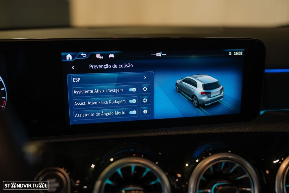 Mercedes-Benz A 250 e 8G-DCT AMG Line - 42