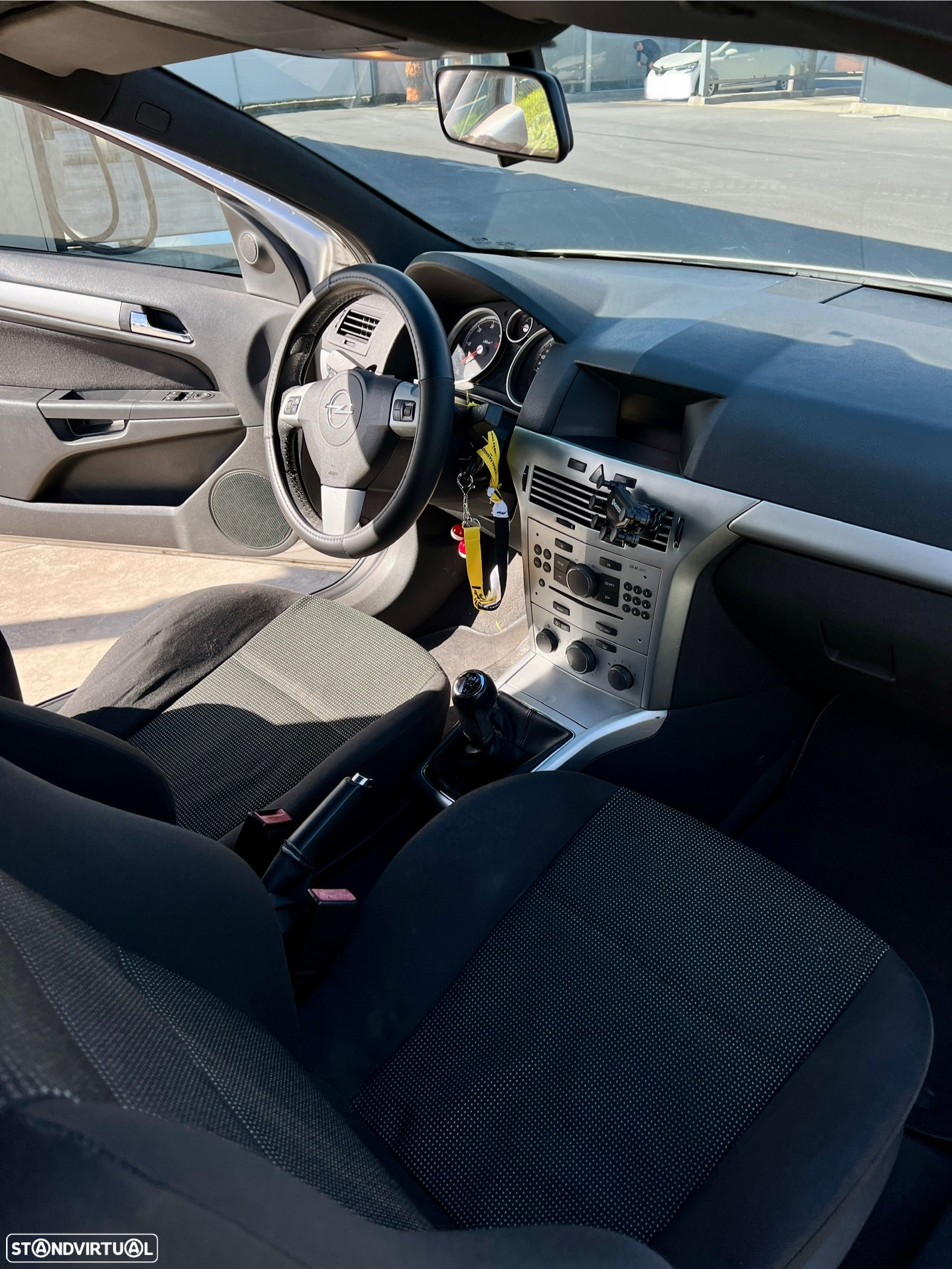 Opel Astra GTC 1.3 CDTi - 4