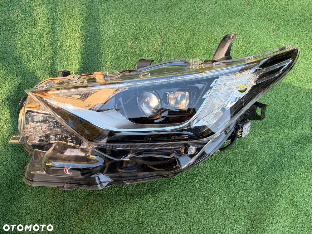 TOYOTA AURIS Lampa lewa przednia lewy przód FULL LED 81150-02K60 - 1