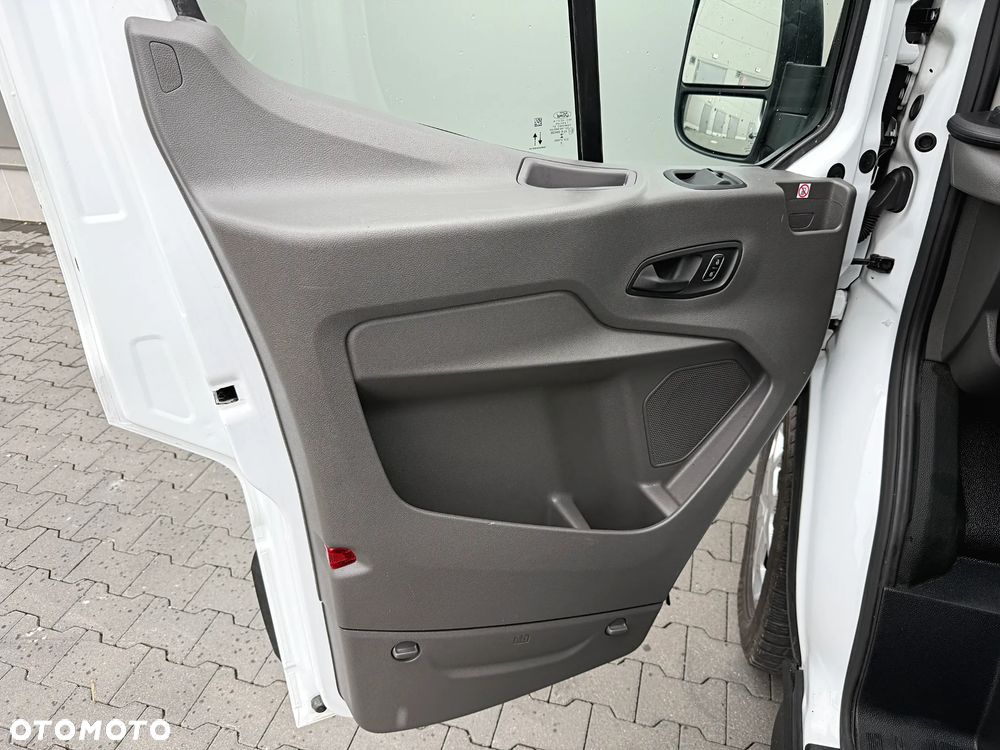 Ford Transit - 12