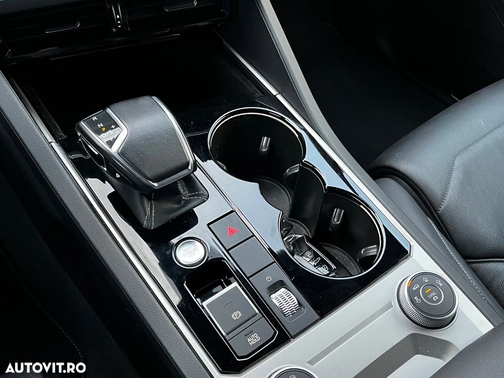 Volkswagen Touareg V6 TDI 4MOTION R-Line - 22