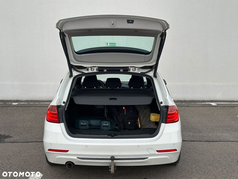 BMW Seria 3 320d Touring xDrive Sport Line - 14