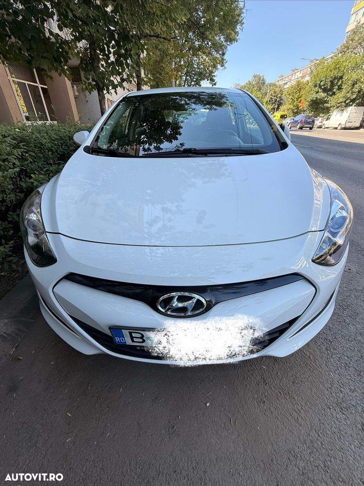 Hyundai i30 1.6 CRDI Comfort - 1