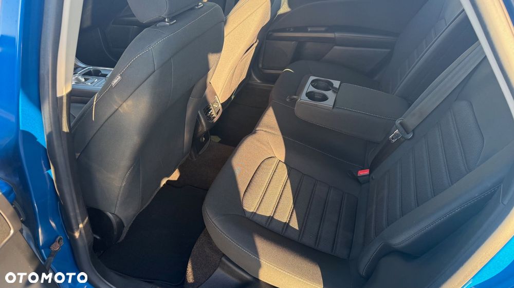 Ford Fusion - 8