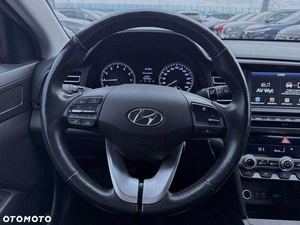 Hyundai Elantra 1.6 Comfort - 8
