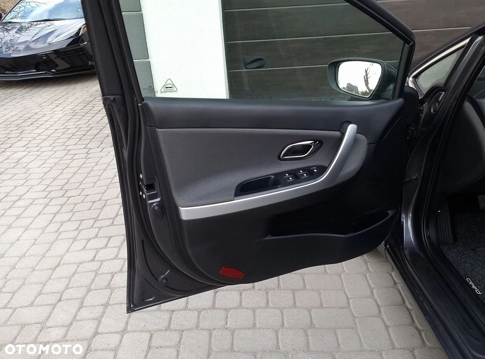 Kia Ceed 1.6 GDI ISG Platinum Edition - 11