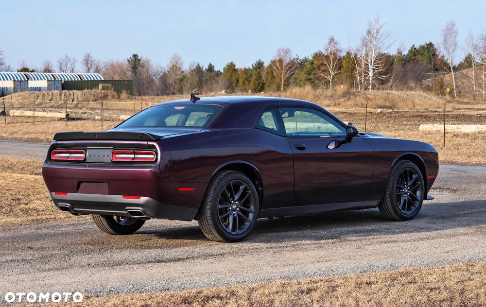 Dodge Challenger - 7