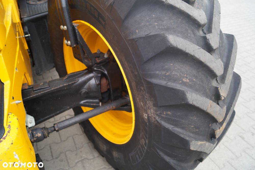 JCB 4CX - 32