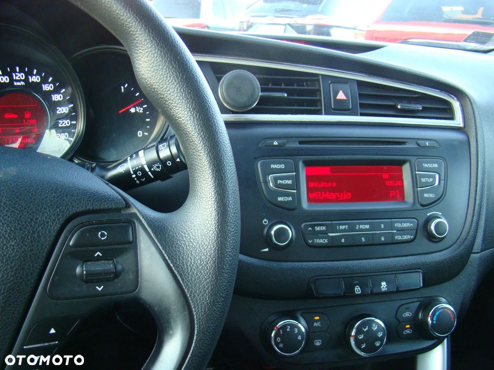 Kia Ceed 1.6 GDI L - 22