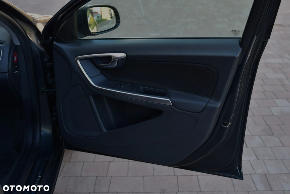 Volvo S60 D3 Momentum - 22