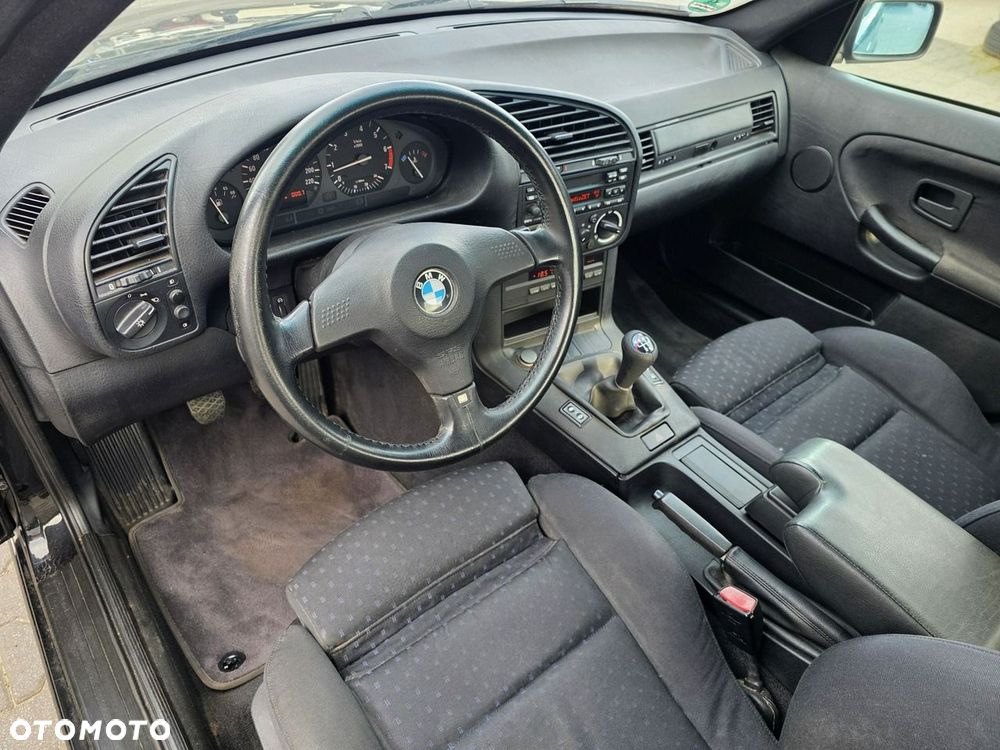 BMW Seria 3 316i - 12