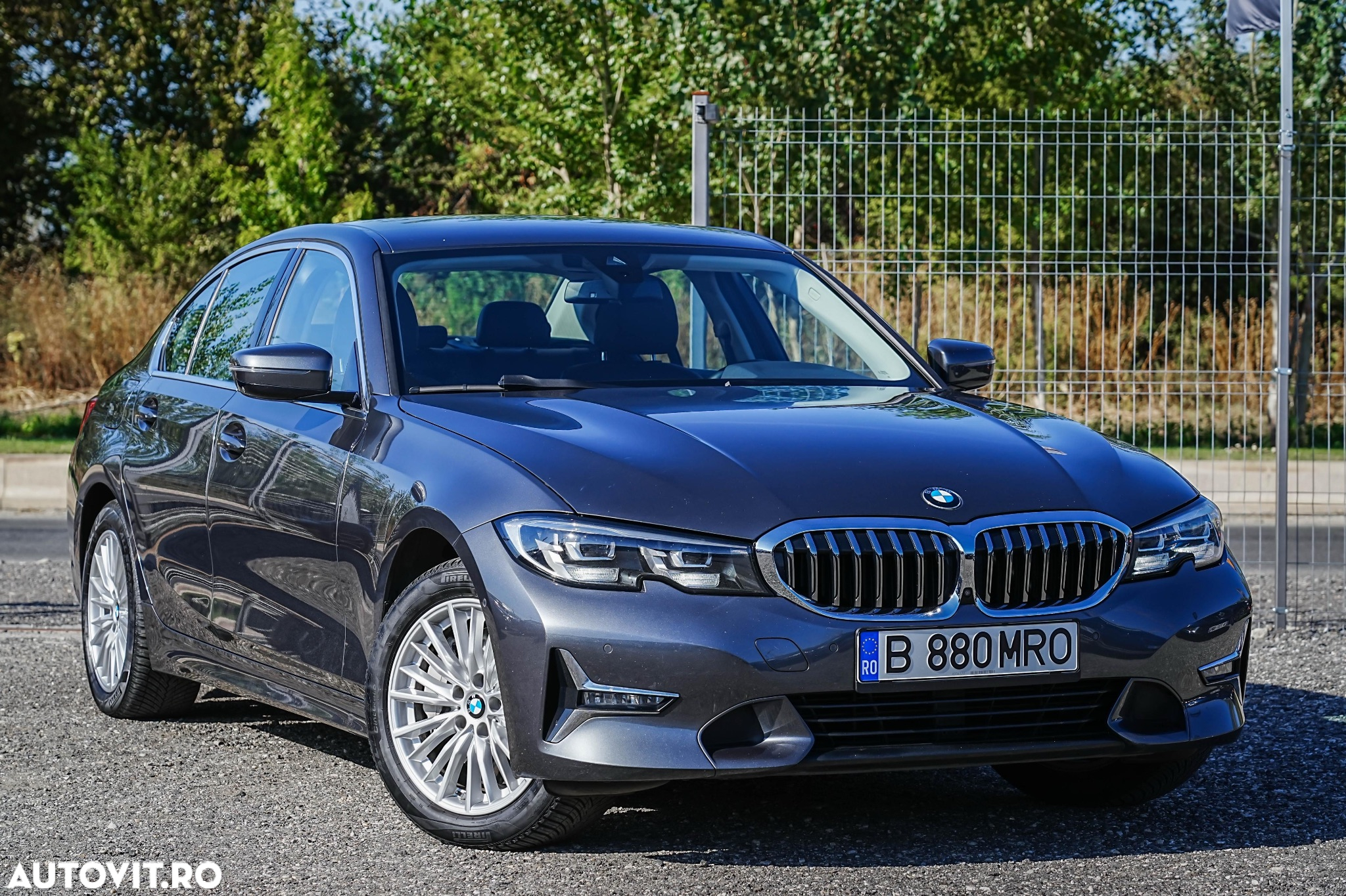 BMW Seria 3 330e Aut. Luxury Line - 2