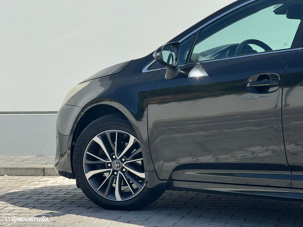 Toyota Avensis SW 2.0 D-4D Luxury+Navi - 11