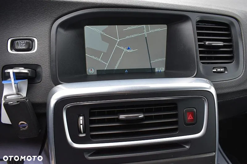 Volvo V60 D4 Momentum - 14