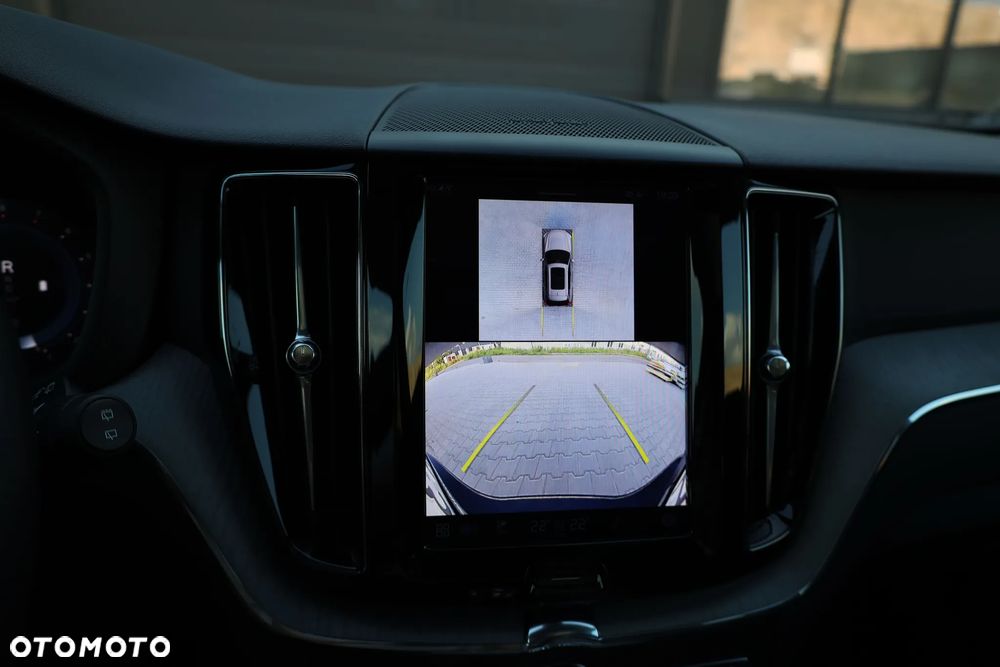 Volvo XC 60 B5 B AWD Plus Dark - 13