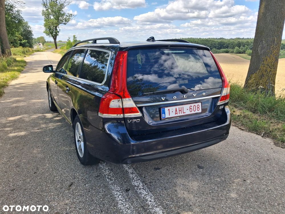 Volvo V70 D2 Momentum - 10