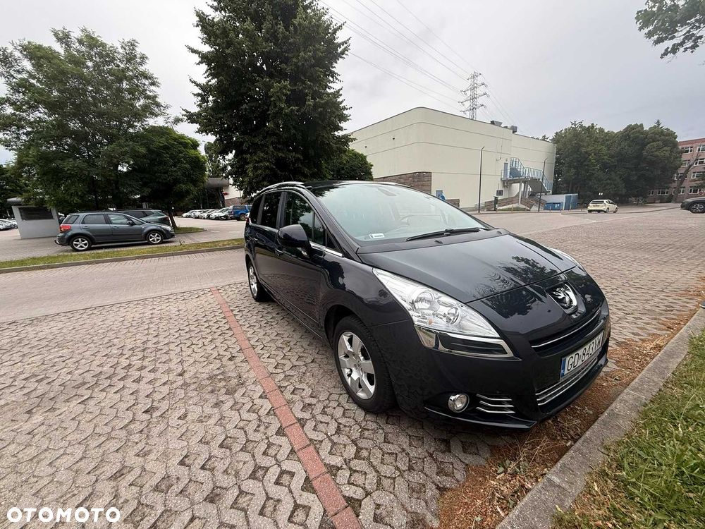 Peugeot 5008 - 8