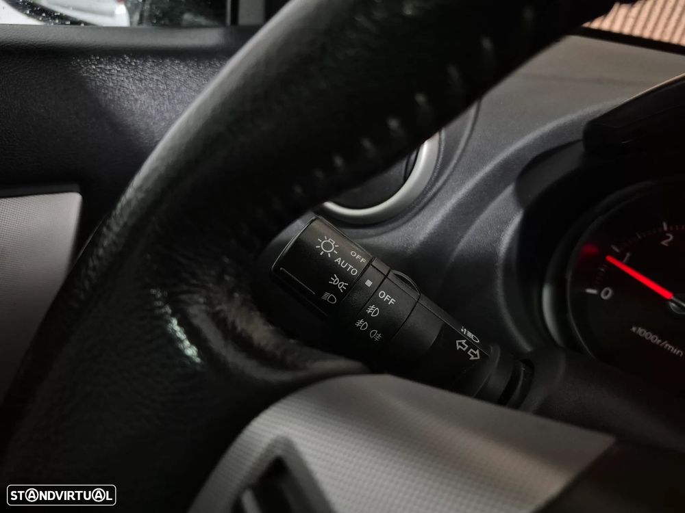 Nissan Qashqai 1.5 dCi Tekna Premium Pele Preta 17 - 25