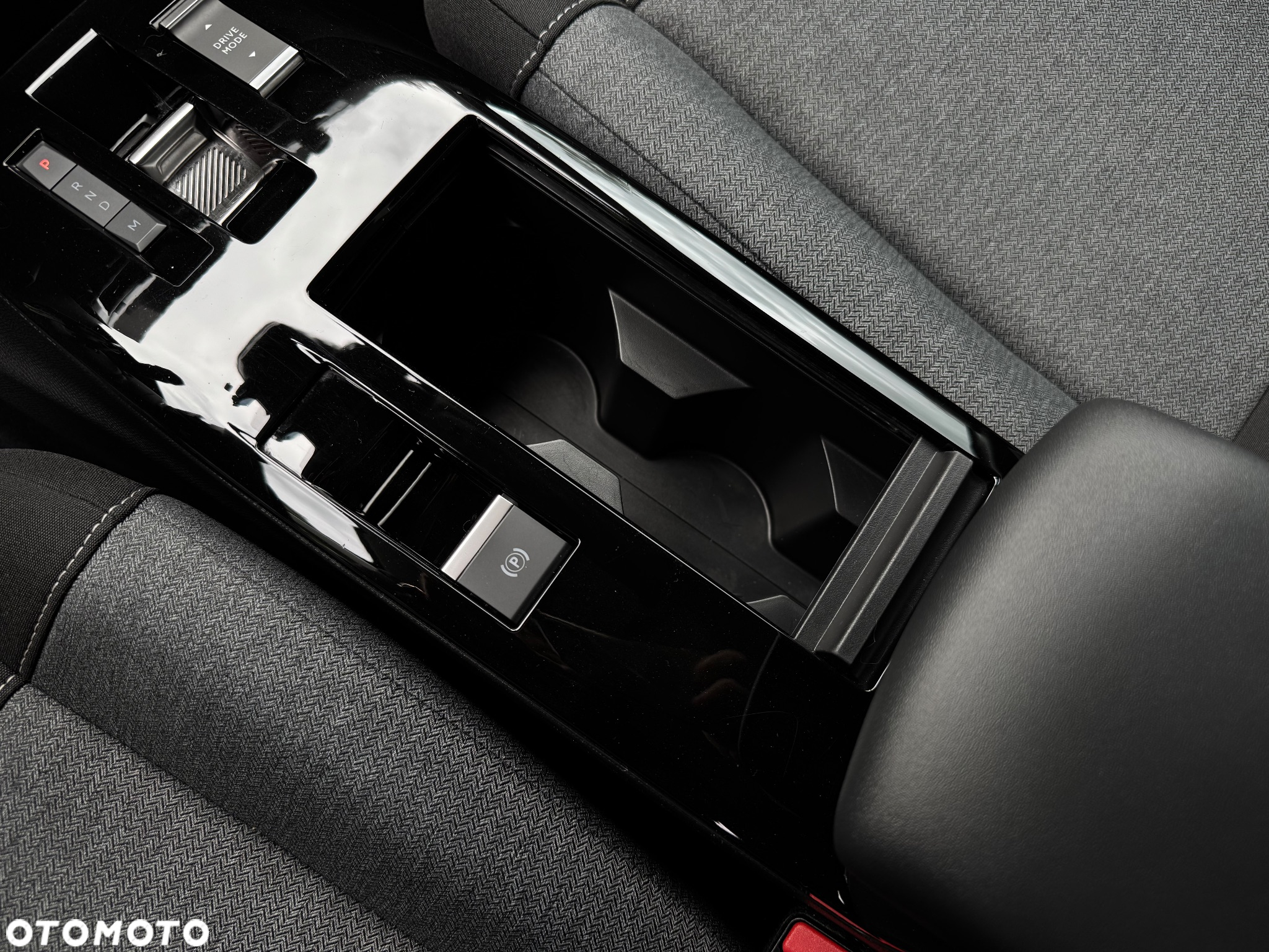 Citroën C4 PureTech 130 Stop&Start EAT8 SHINE - 18