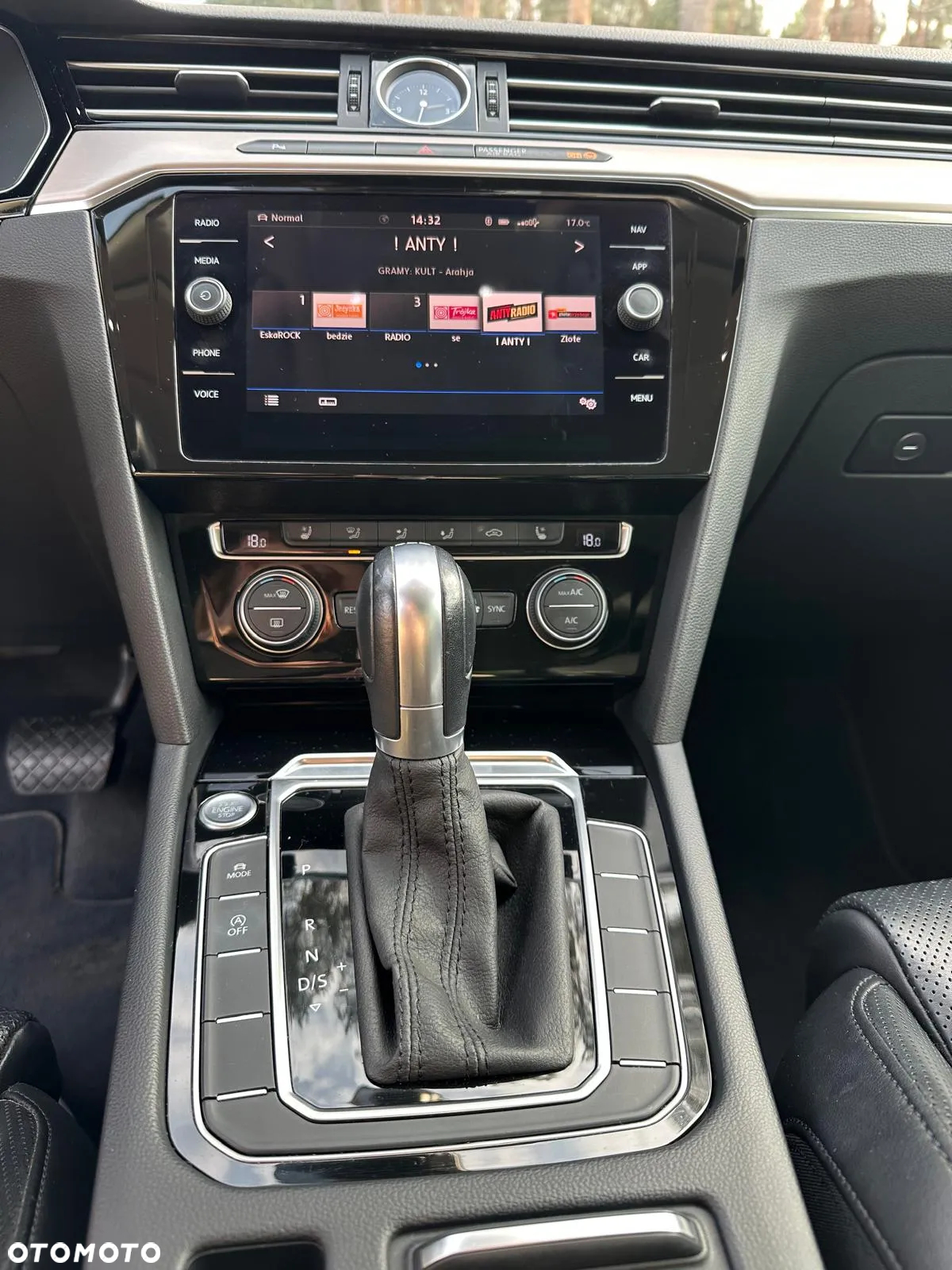 Volkswagen Passat - 11