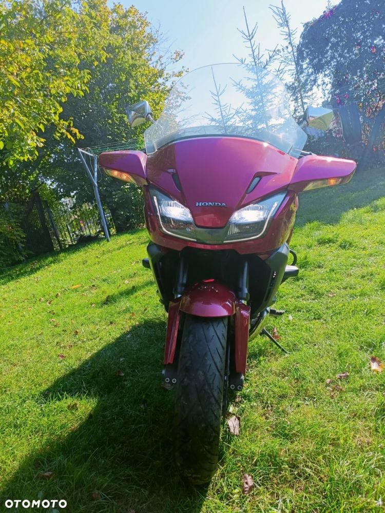 Honda CTX - 7