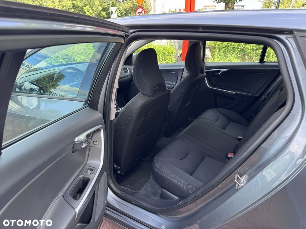 Volvo V60 D2 - 16