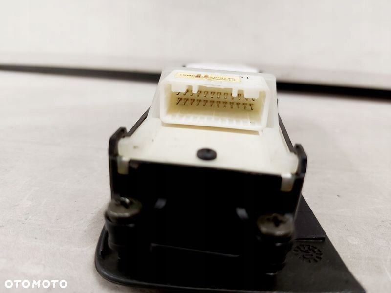 AVENSIS T25 PRZEŁĄCZNIK SZYB ALL AUTO LEWY PRZÓD - 5