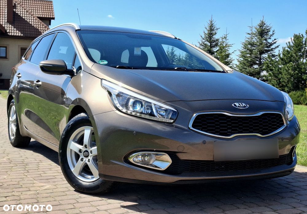 Kia Ceed 1.6 GDI Platinum Edition - 1