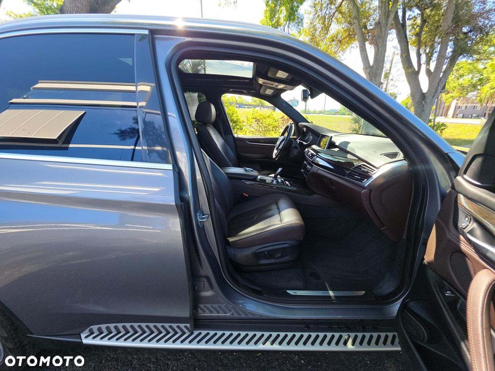 BMW X5 xDrive35i Edition Exclusive - 11