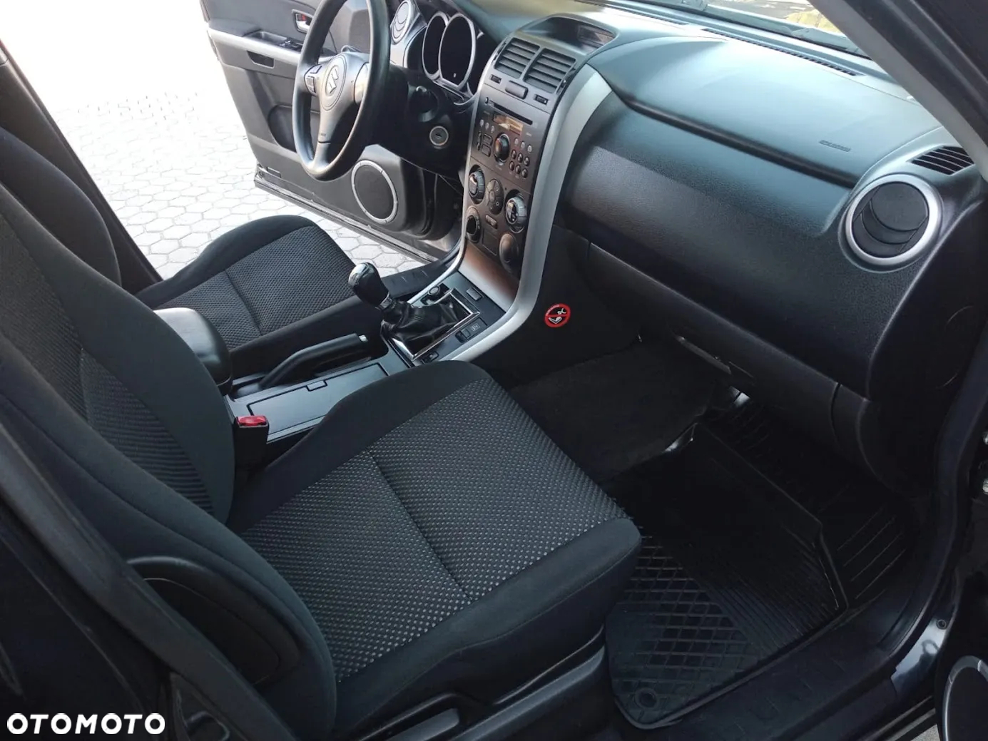 Suzuki Grand Vitara 2.0 20th Anniversary - 9