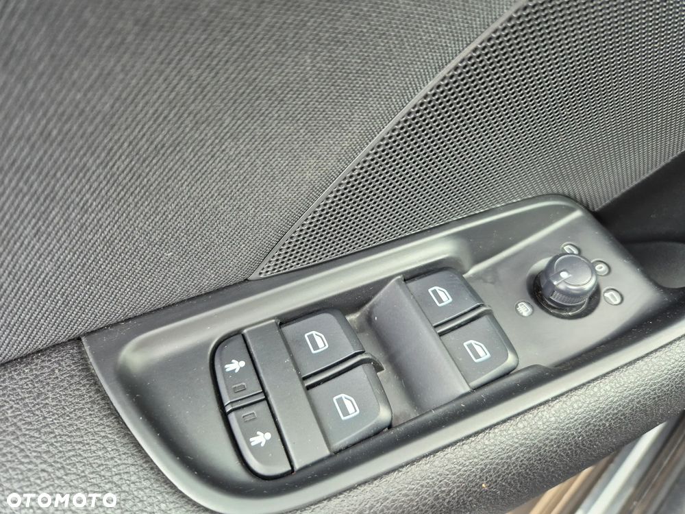 Audi A3 Sportback 1.6 TDI DPF Ambiente - 18