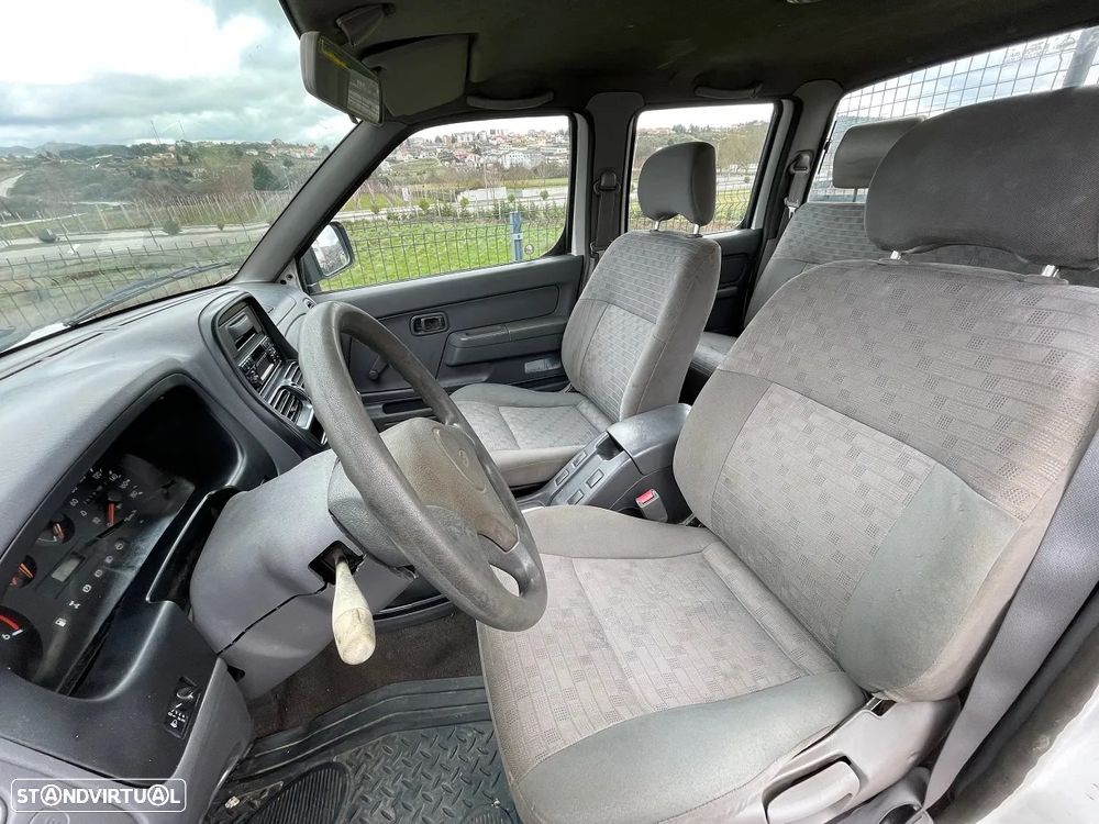 Nissan Pick-Up 2.5 Di - 6