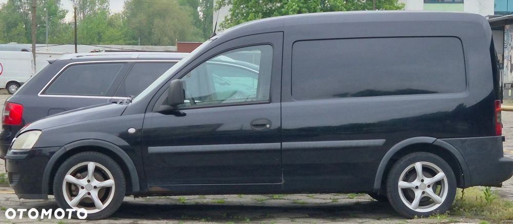Opel Combo C - 2