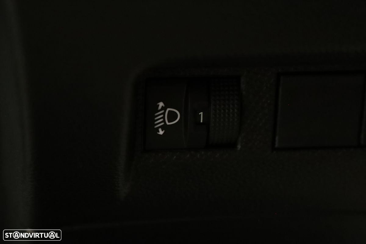 Peugeot 2008 1.2 PureTech Allure EAT8 - 20