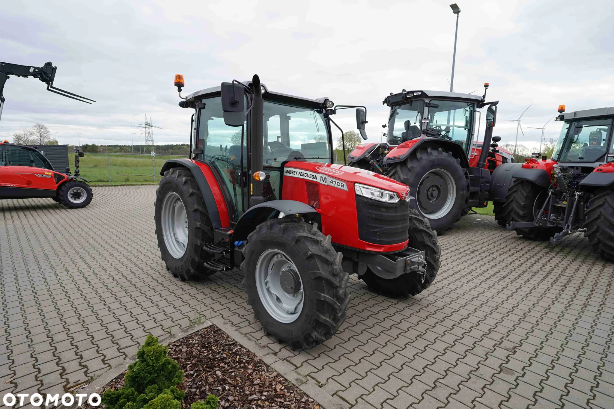 Massey Ferguson 4708M Cab Essential - 5