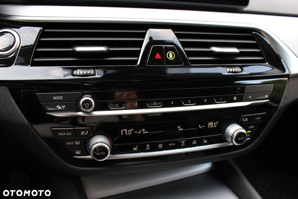 BMW Seria 5 530e Luxury Line sport - 38