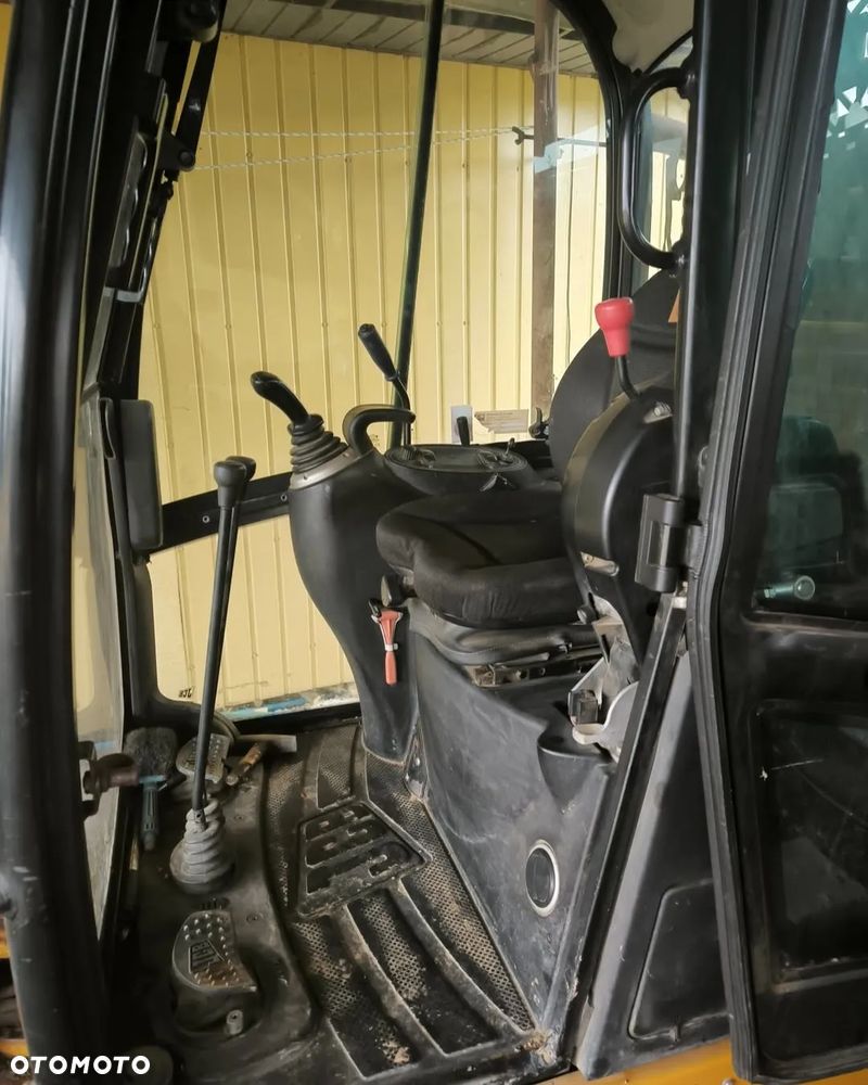 JCB 8018 - 1