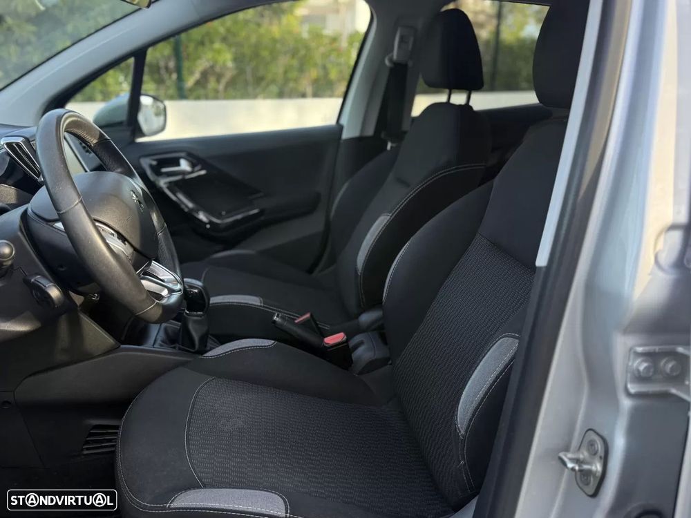 Peugeot 208 1.2 PureTech Style - 15