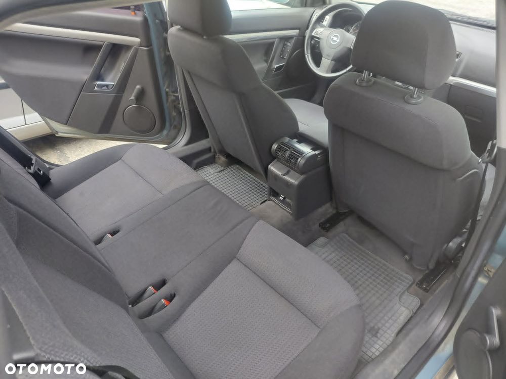 Opel Vectra 1.9 CDTI Essentia - 11