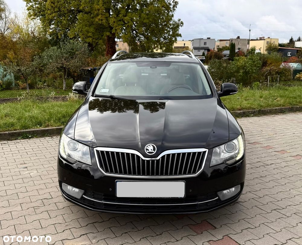 Skoda Superb 2.0 TDI 4x4 L&K DSG - 10