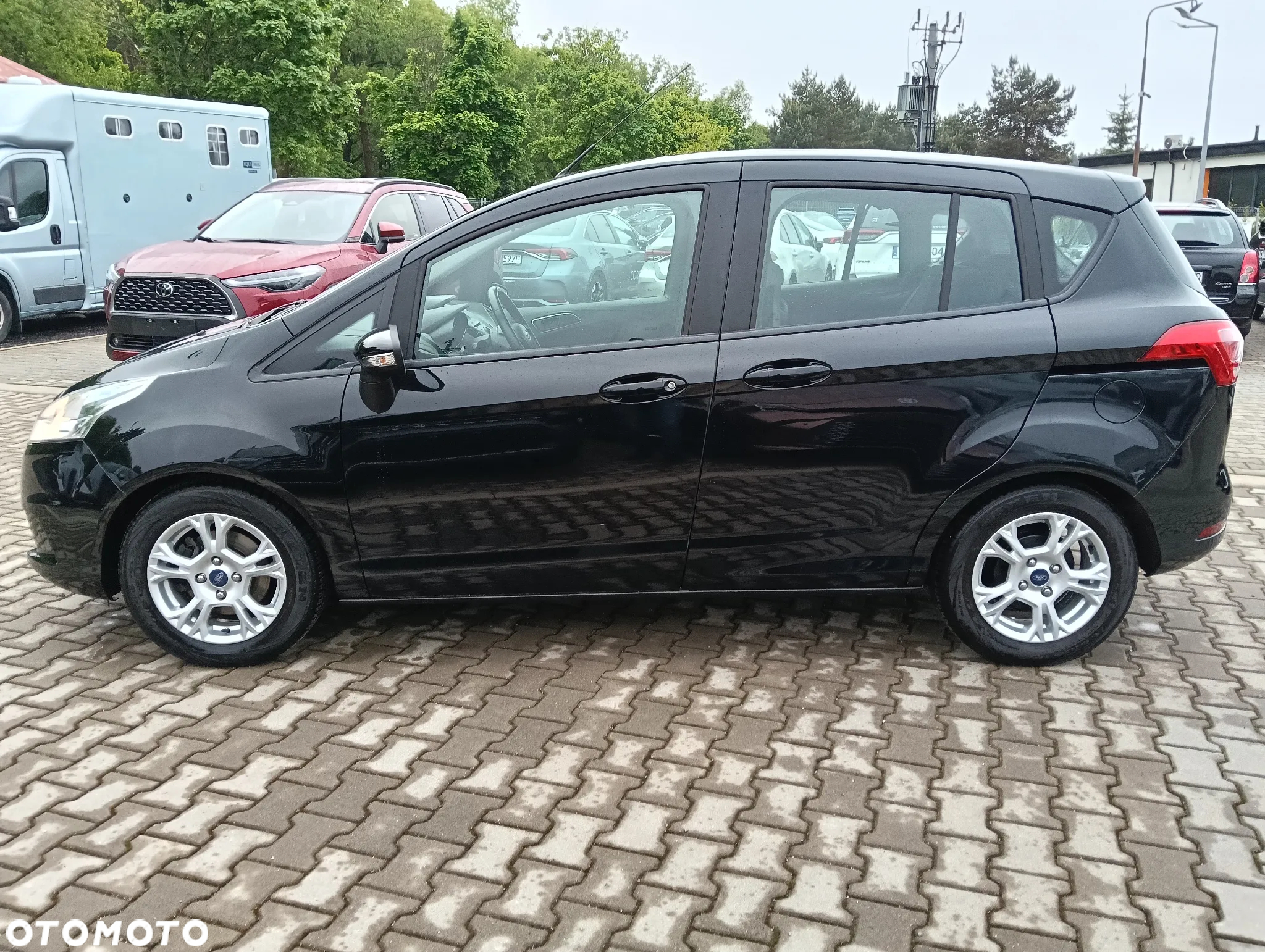 Ford B-MAX 1.4 Ambiente - 32