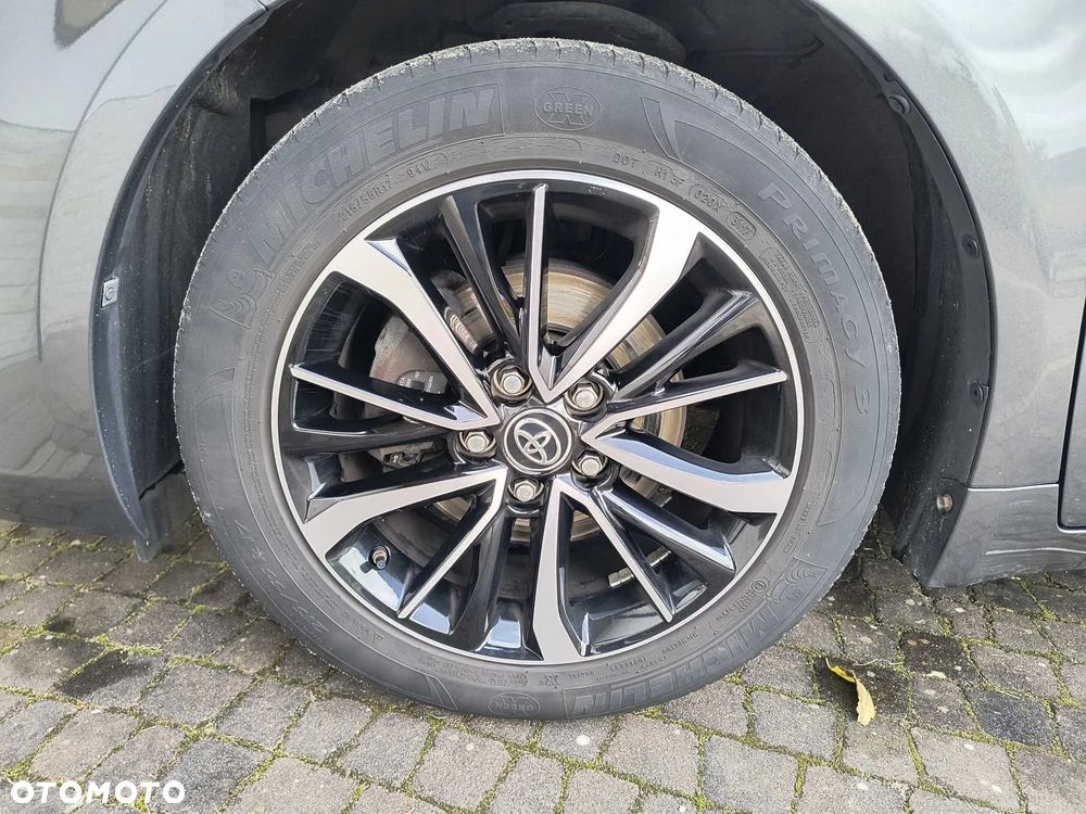 Toyota Avensis 1.8 Premium - 29