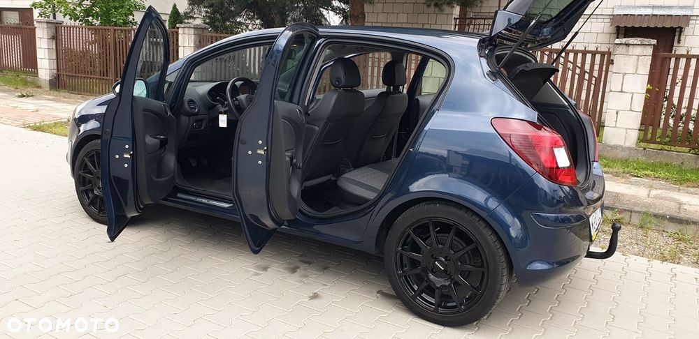 Opel Corsa 1.2 16V Cosmo - 17