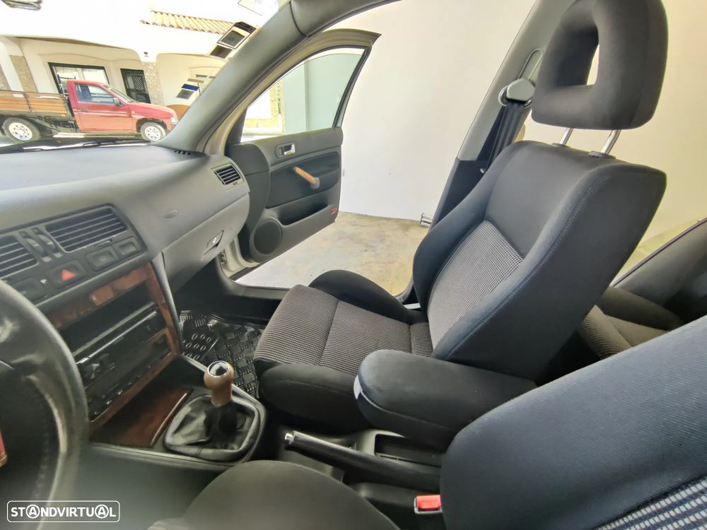 VW Bora 1.9 TDi Highline - 8