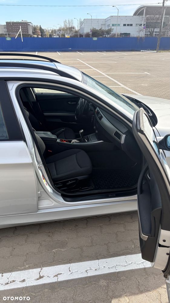 BMW Seria 3 318i - 17