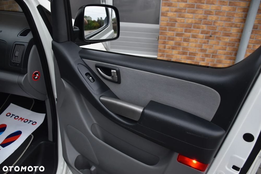 Hyundai H-1 2.5 CRDi Travel Comfort - 18
