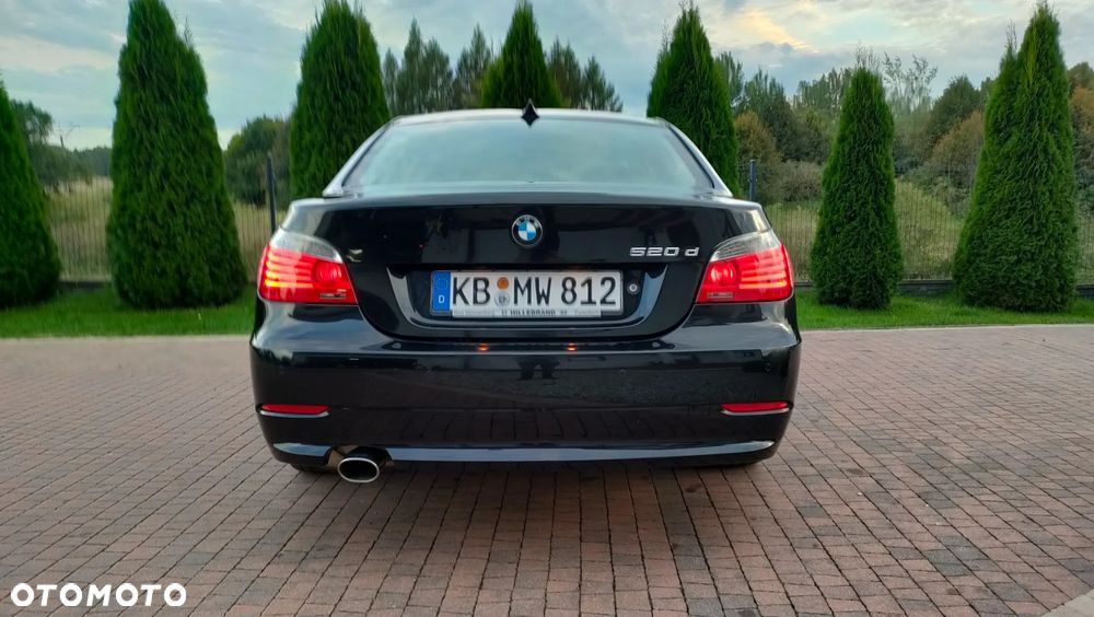 BMW Seria 5 520d Edition Sport - 13